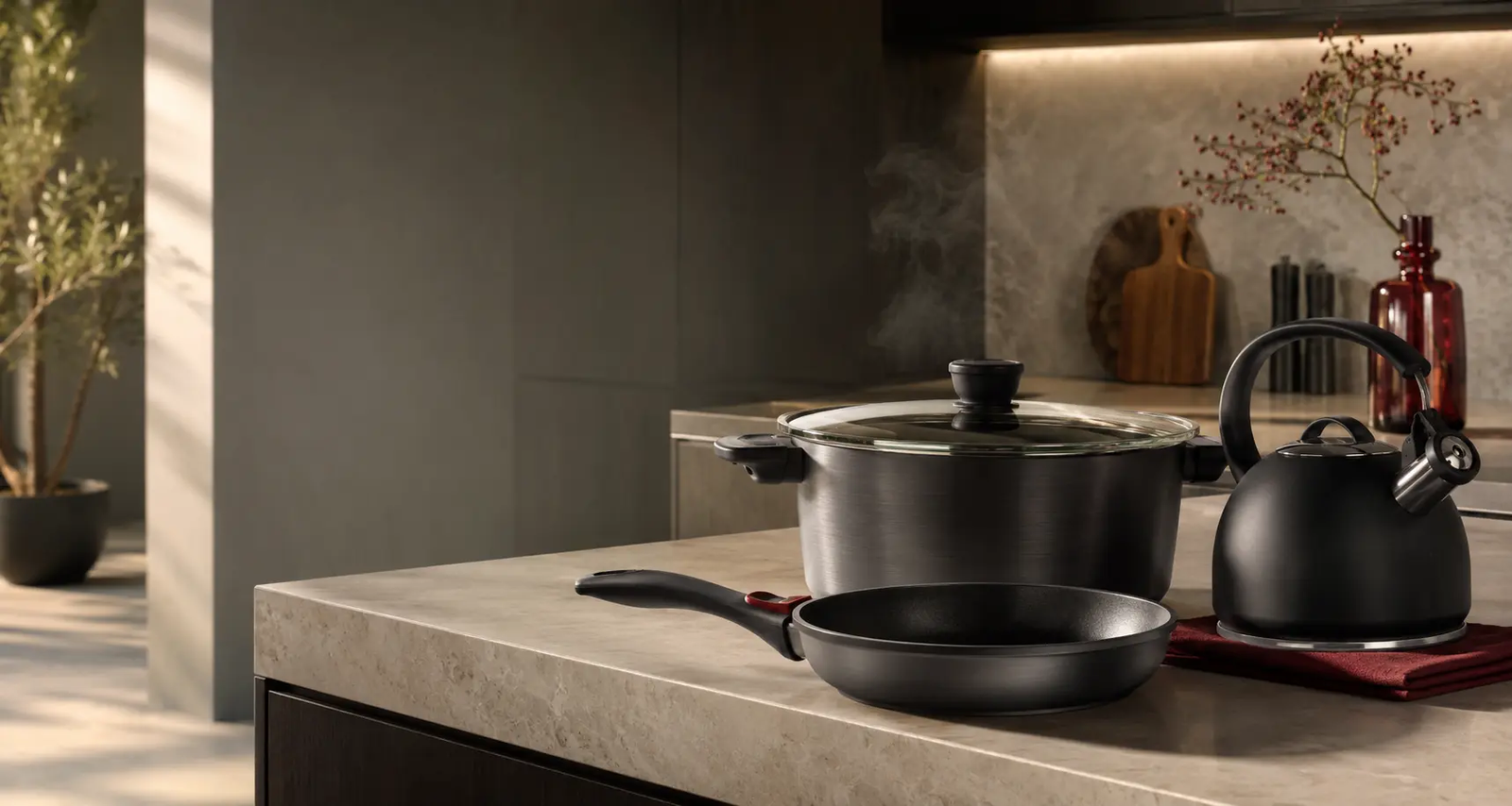 Bijpassend premium kookgerei in een moderne keuken