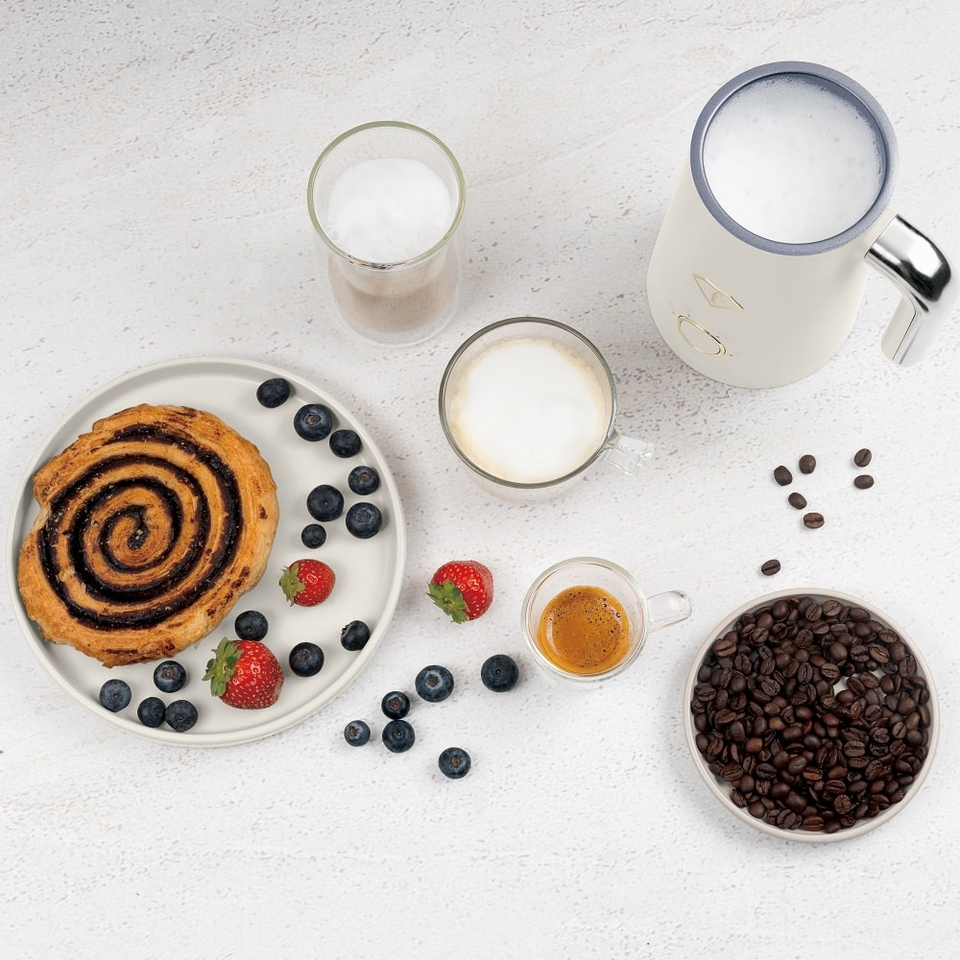 4-in-1 Milk Frother FTV0182 | Hot & Cold Foam | Berlinger Haus x FashionTV