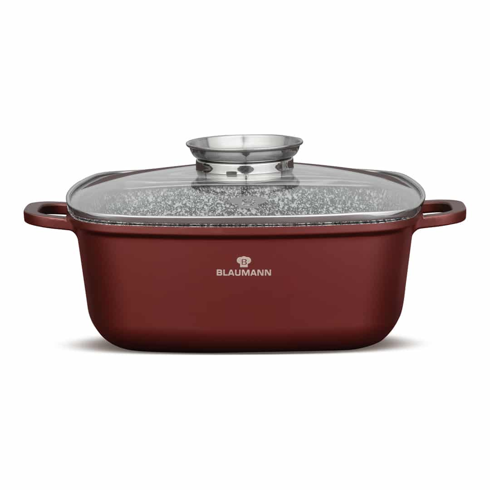Red cooking pot with glass lid and side handles; Blaumann logo visible on the front.