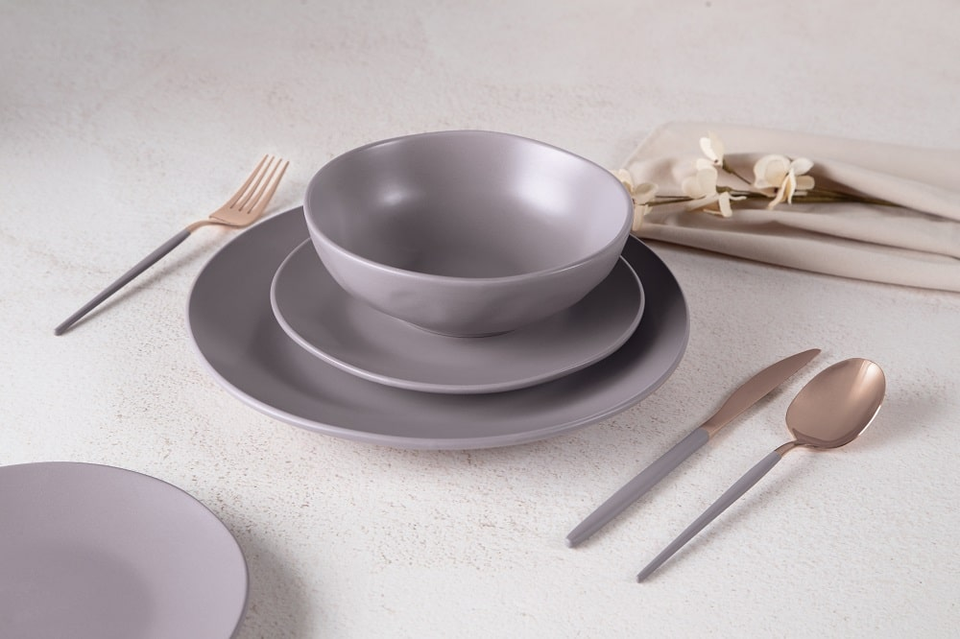 Elegant 18-Pc Dinnerware - Berlinger Haus BH 10023 Taupe