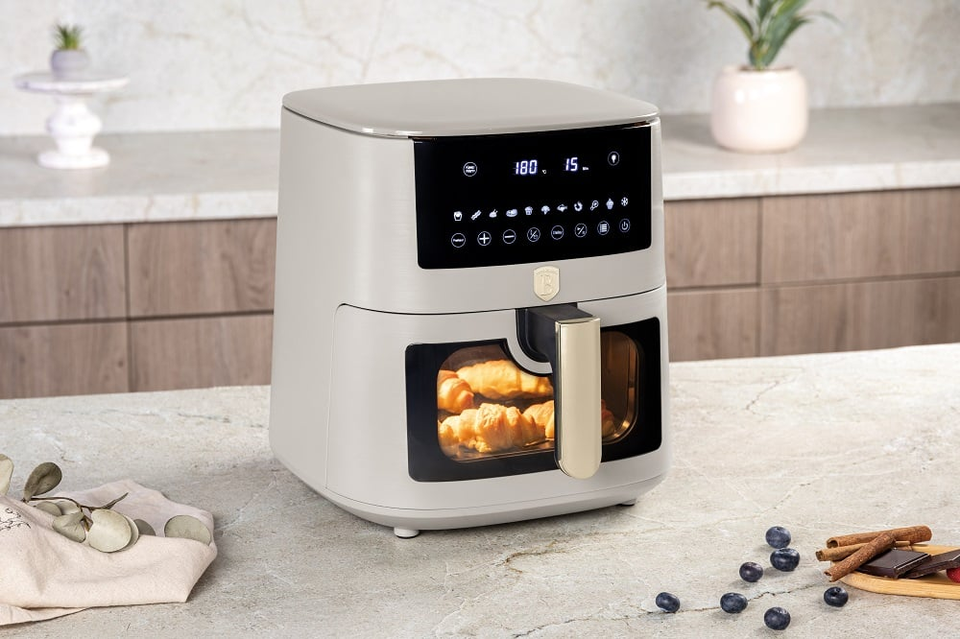 Cook in Style: Matt Cream Air Fryer BH9607 with Window