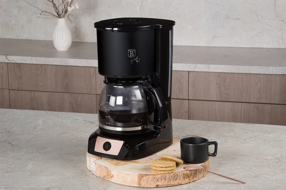 Stylish Berlinger Haus BH 9255 Coffee Machine Black & Rose