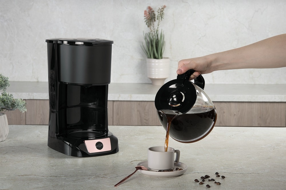 Stylish Berlinger Haus BH 9255 Coffee Machine Black & Rose