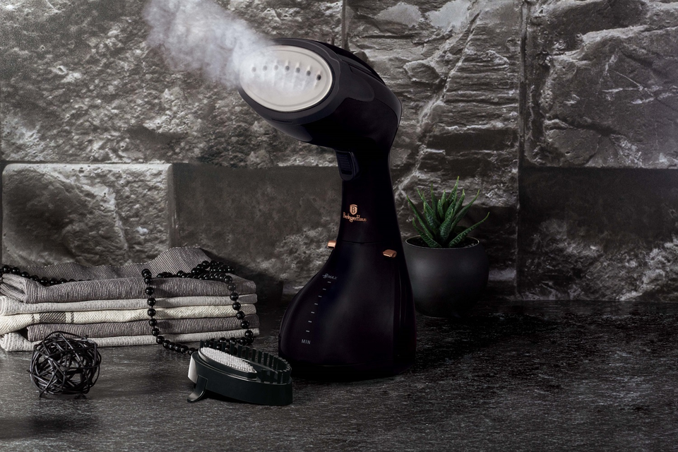 Garment steamer, with 2 brushes Berlinger Haus BH 9436 black- rose gold