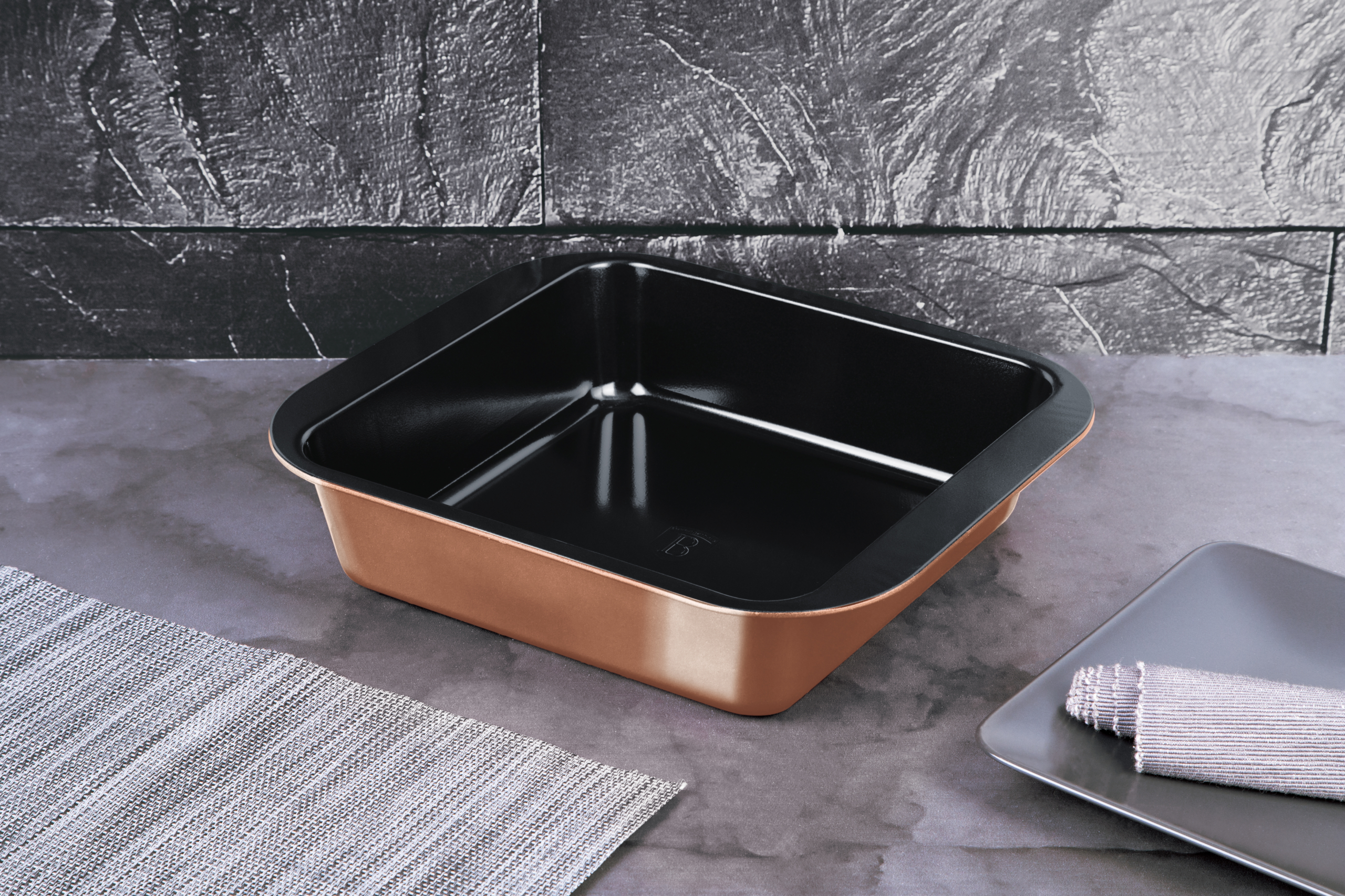 BH-7836_lifestyle_jt_01-scaled-1.jpg Tepsi (29,5 cm) - Image 1