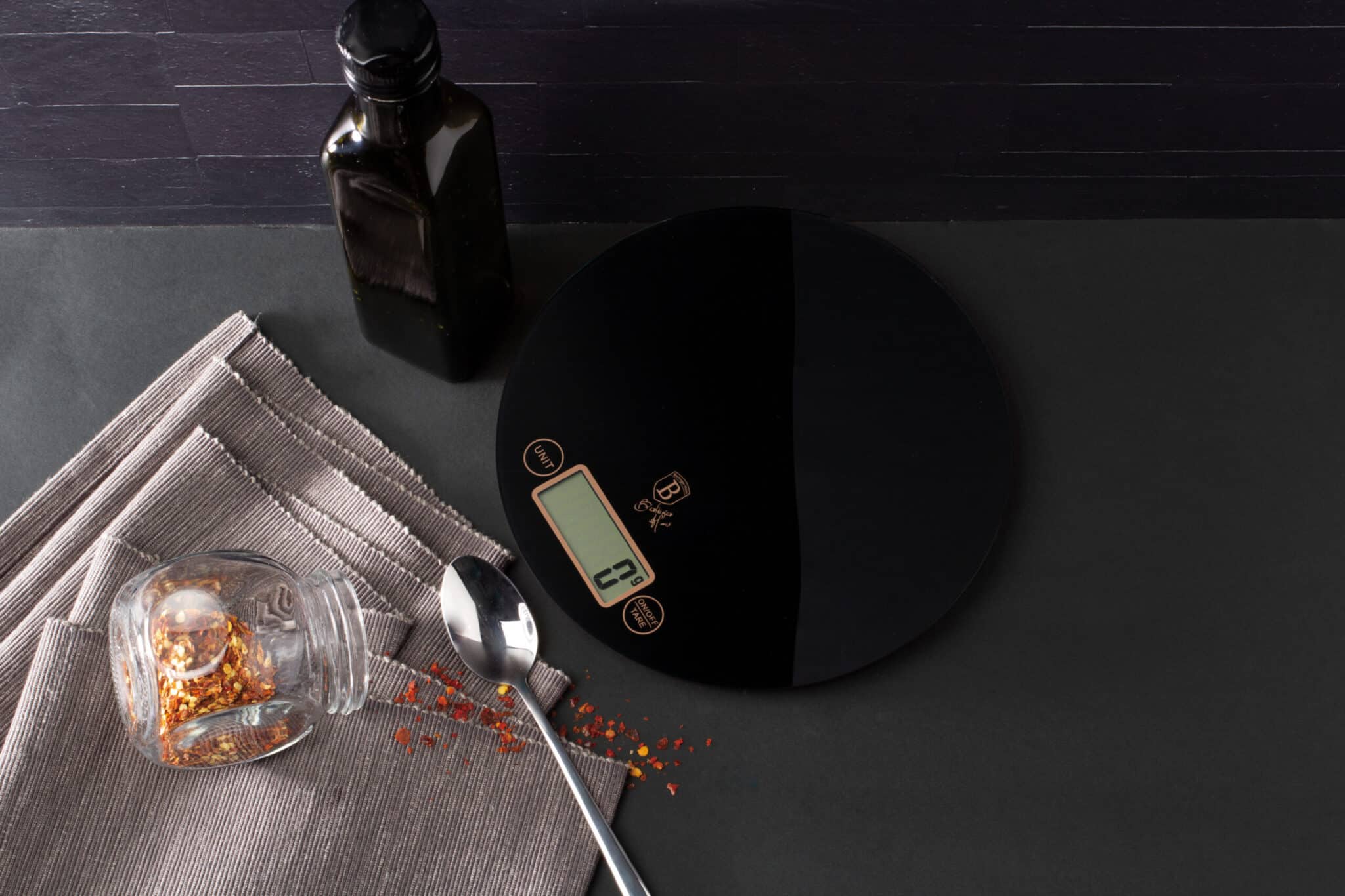 BH-9431_lifestyle_jt_1-1-scaled-1.jpg Digitális üveg konyhai mérleg (5 kg) - Image 1